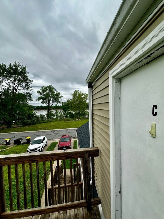 Building Photo - 1214 Commercial St