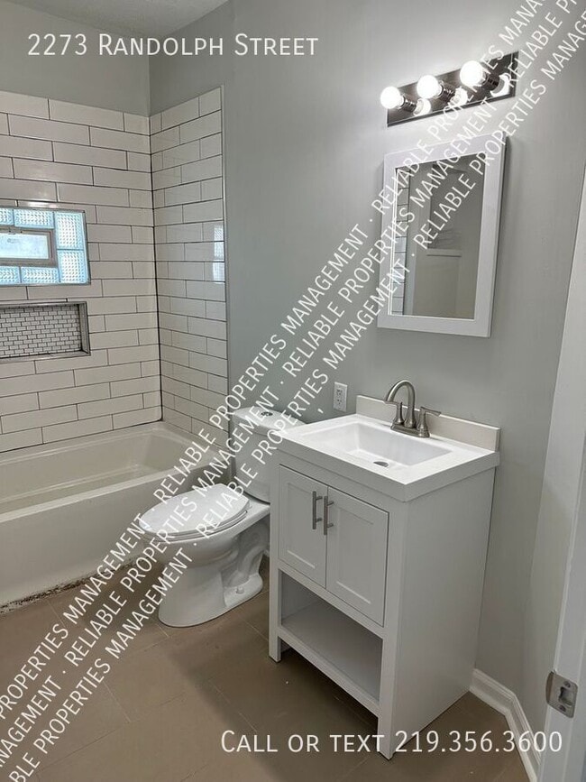 Building Photo - 2273 Randolph St