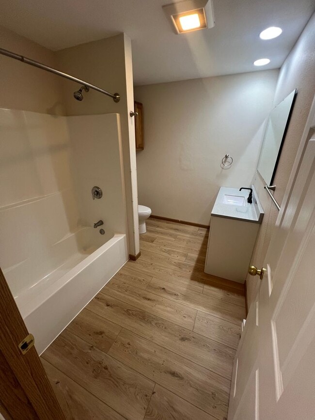 Building Photo - Northern Place Apartments 1