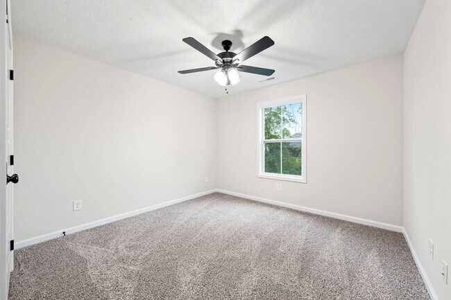 Building Photo - 217 Wesson Dr