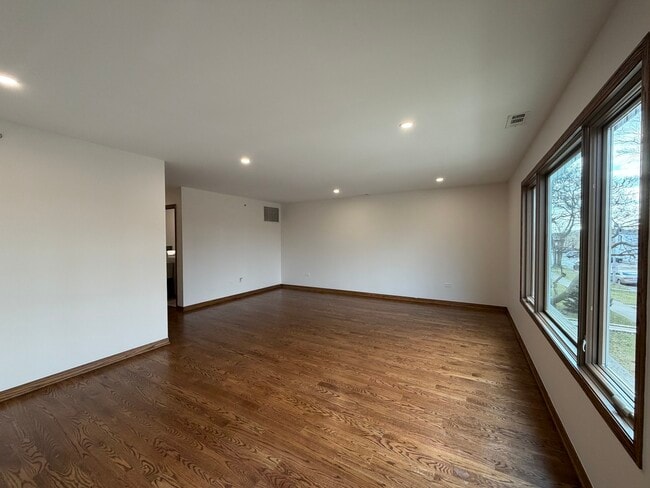 Building Photo - 2825 73rd Ave