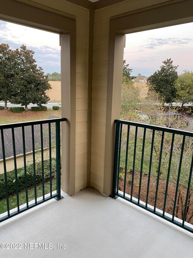 Building Photo - 7800 Point Meadows Dr