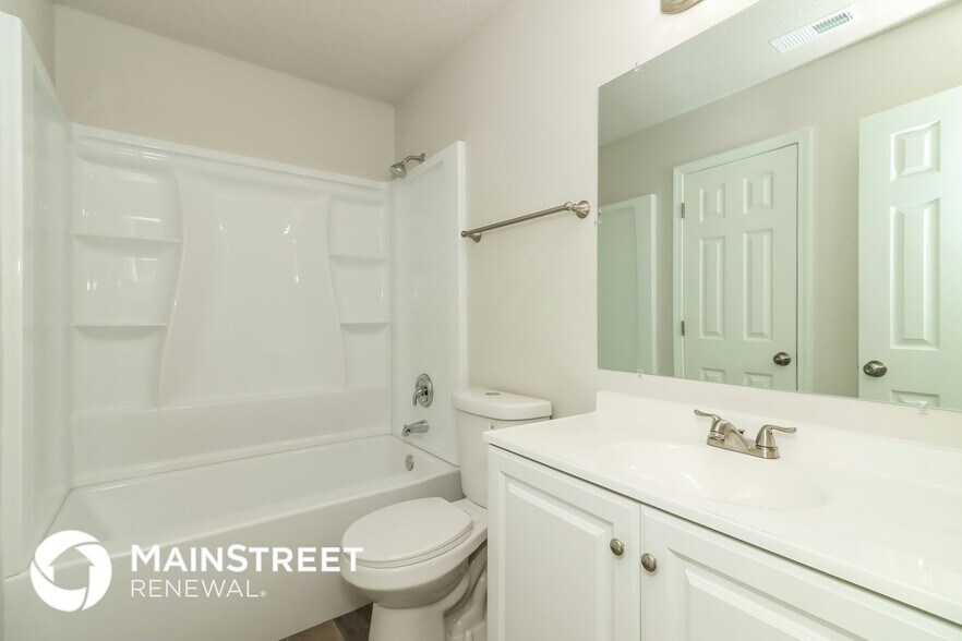 Building Photo - 7073 Stonecreek Dr