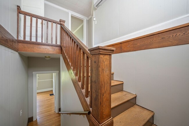 Building Photo - 4 bedroom home in Rich Creek!