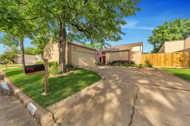 Building Photo - 3003 Ashford Oak Dr