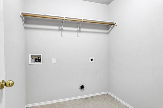 Building Photo - 9641 Olivia Dr