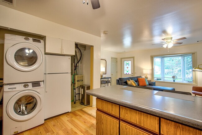 Building Photo - 23 Craig Ave