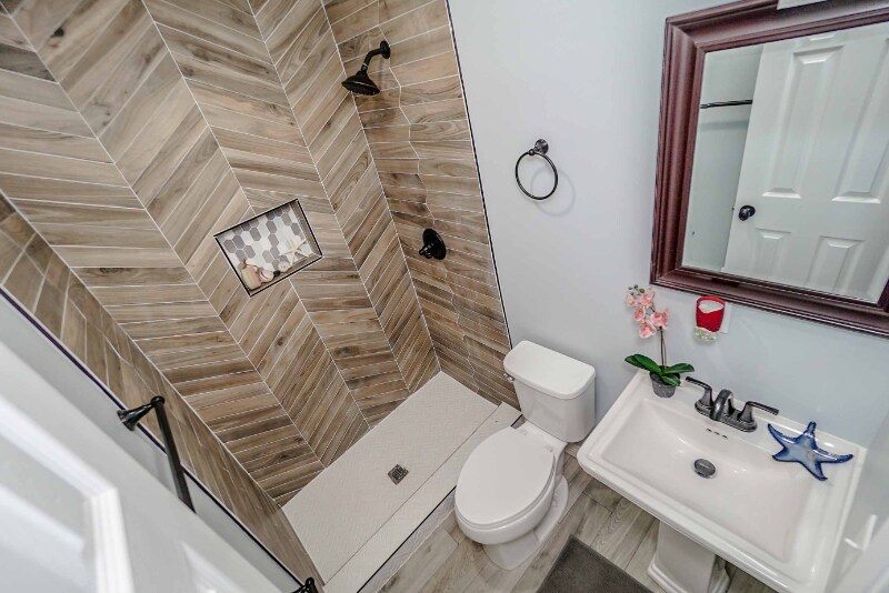 Building Photo - 717 Watson Ave