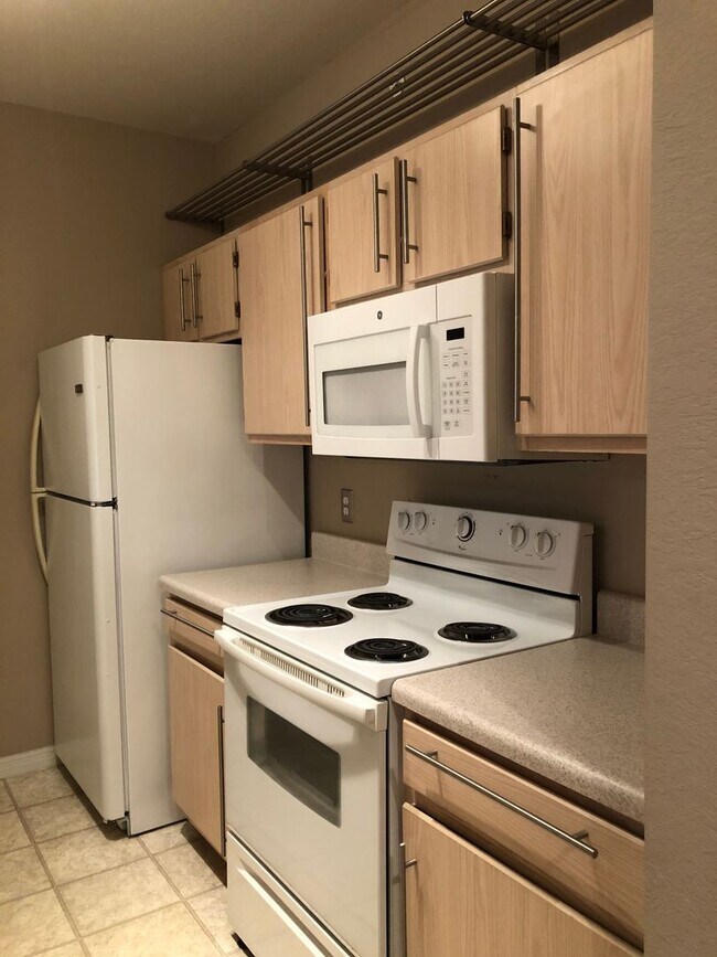 Building Photo - APARTMENT FOR RENT IN THE BEST AREA OF ORLANDO