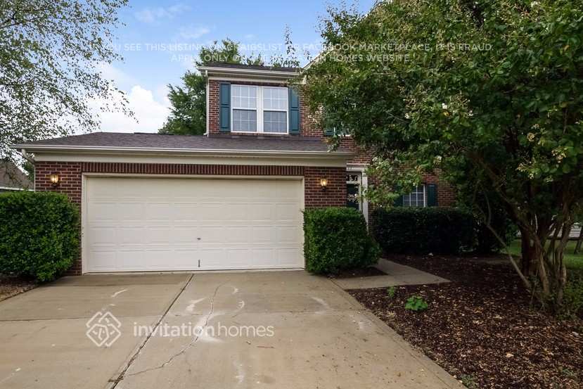 Primary Photo - 9132 Swallowtail Ln