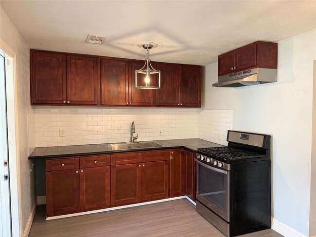 Building Photo - 4737 Jefferson St