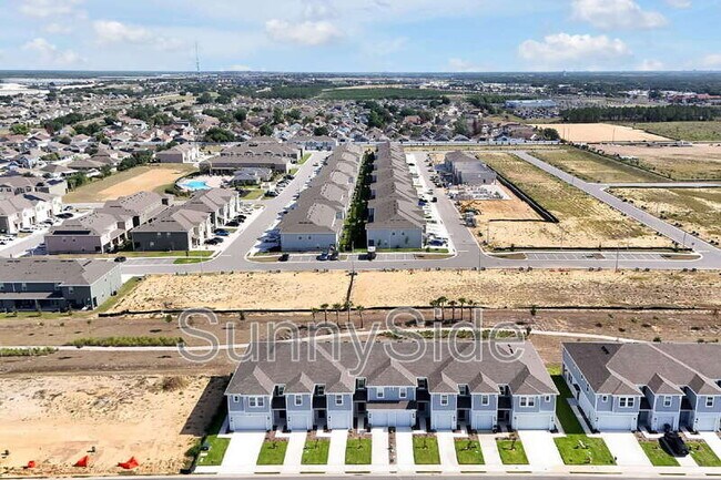 Building Photo - 2939 Maloof Dr