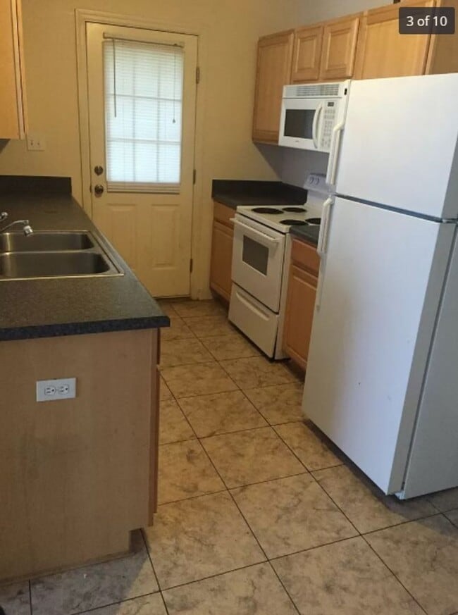 Building Photo - 1524 Hudson St