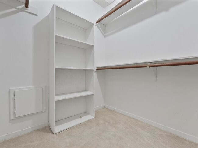 Building Photo - 3317 Golden Trails Dr