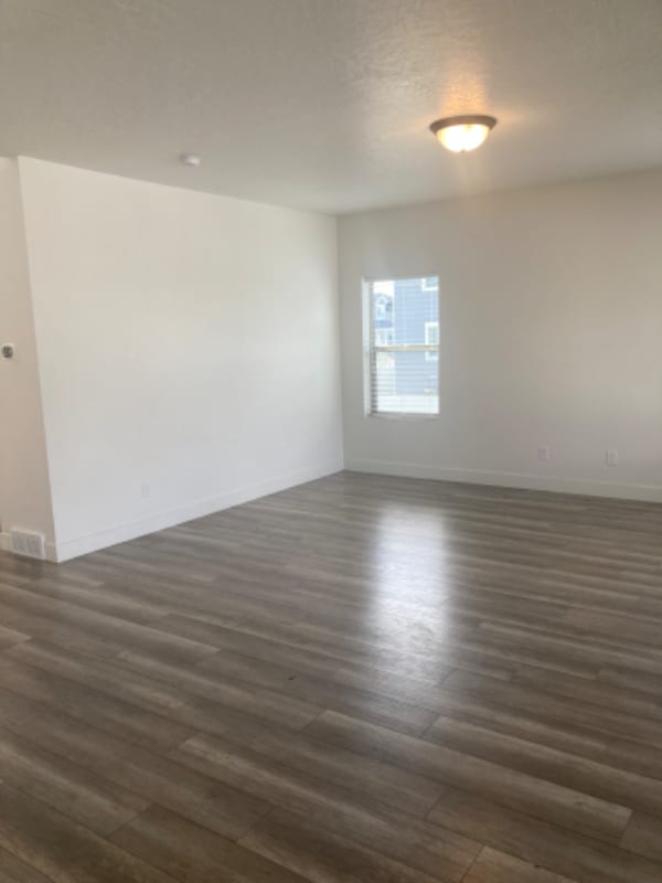 Building Photo - 2131 E 970 N