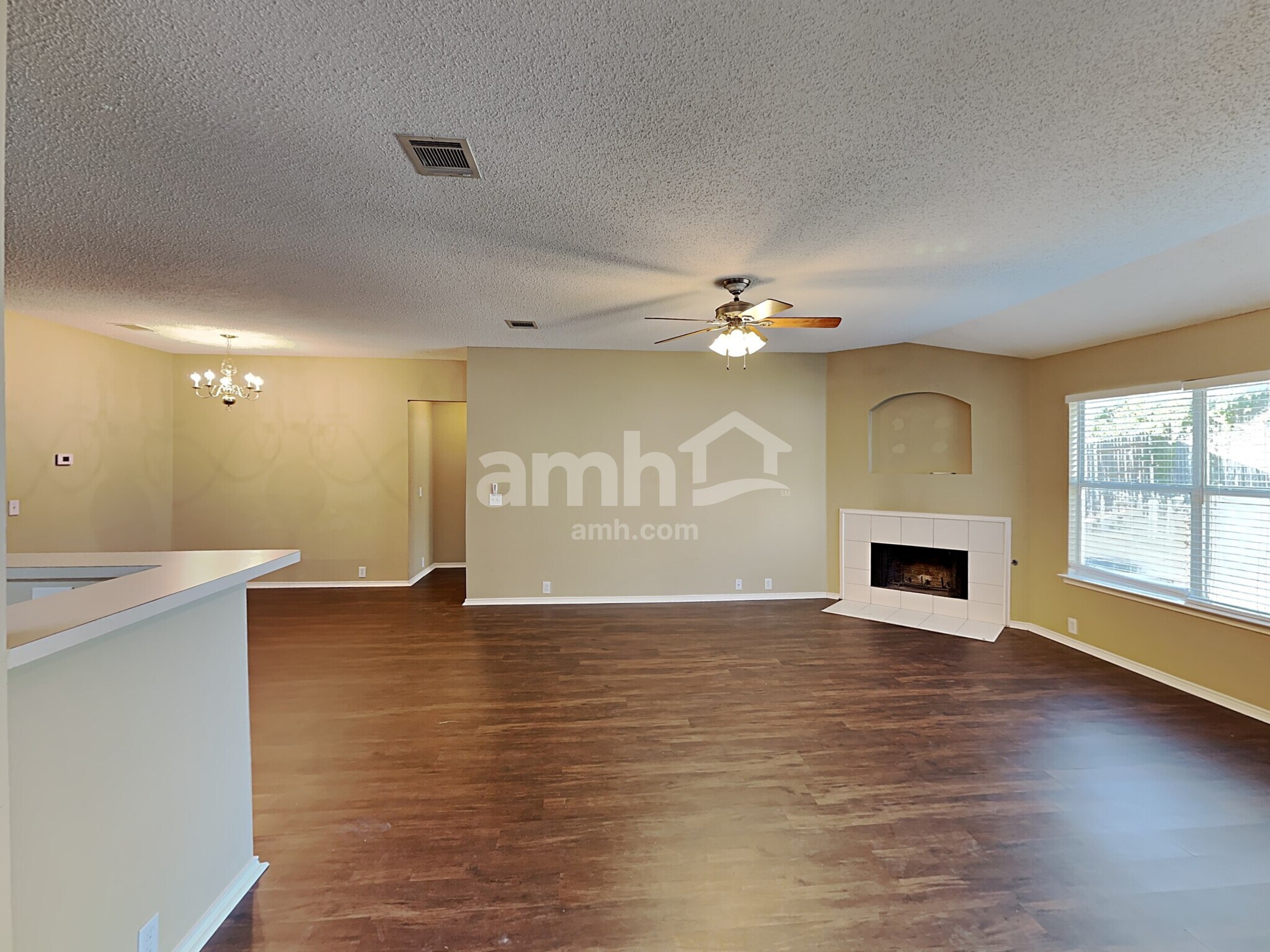 Building Photo - 1420 Mosscreek Dr