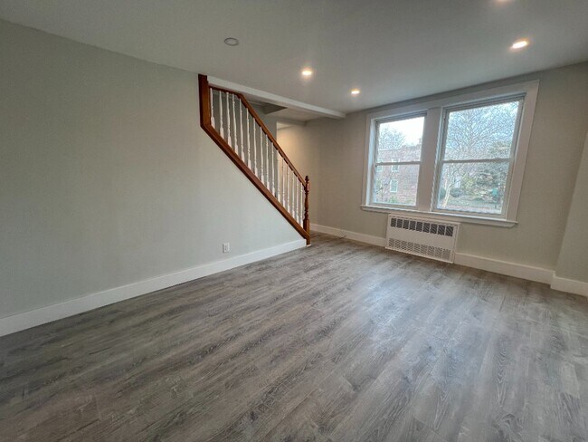 Building Photo - Lovely 2 Bed 2 Bath Gardens House w Terrace