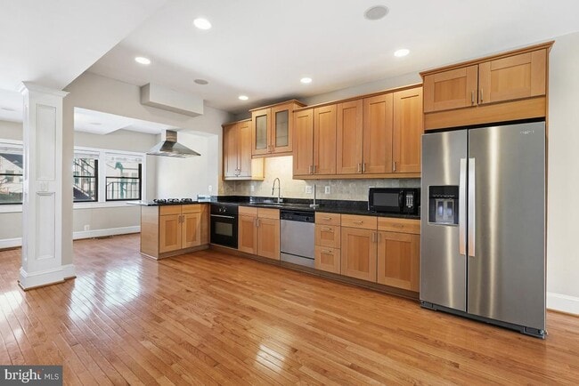 Building Photo - 249 11th St SE