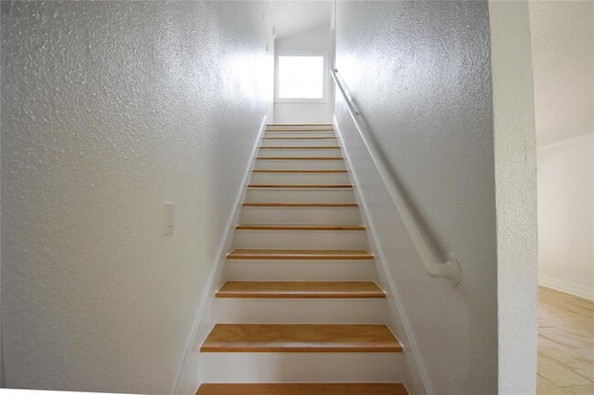Building Photo - 6027 Bluebell Cir