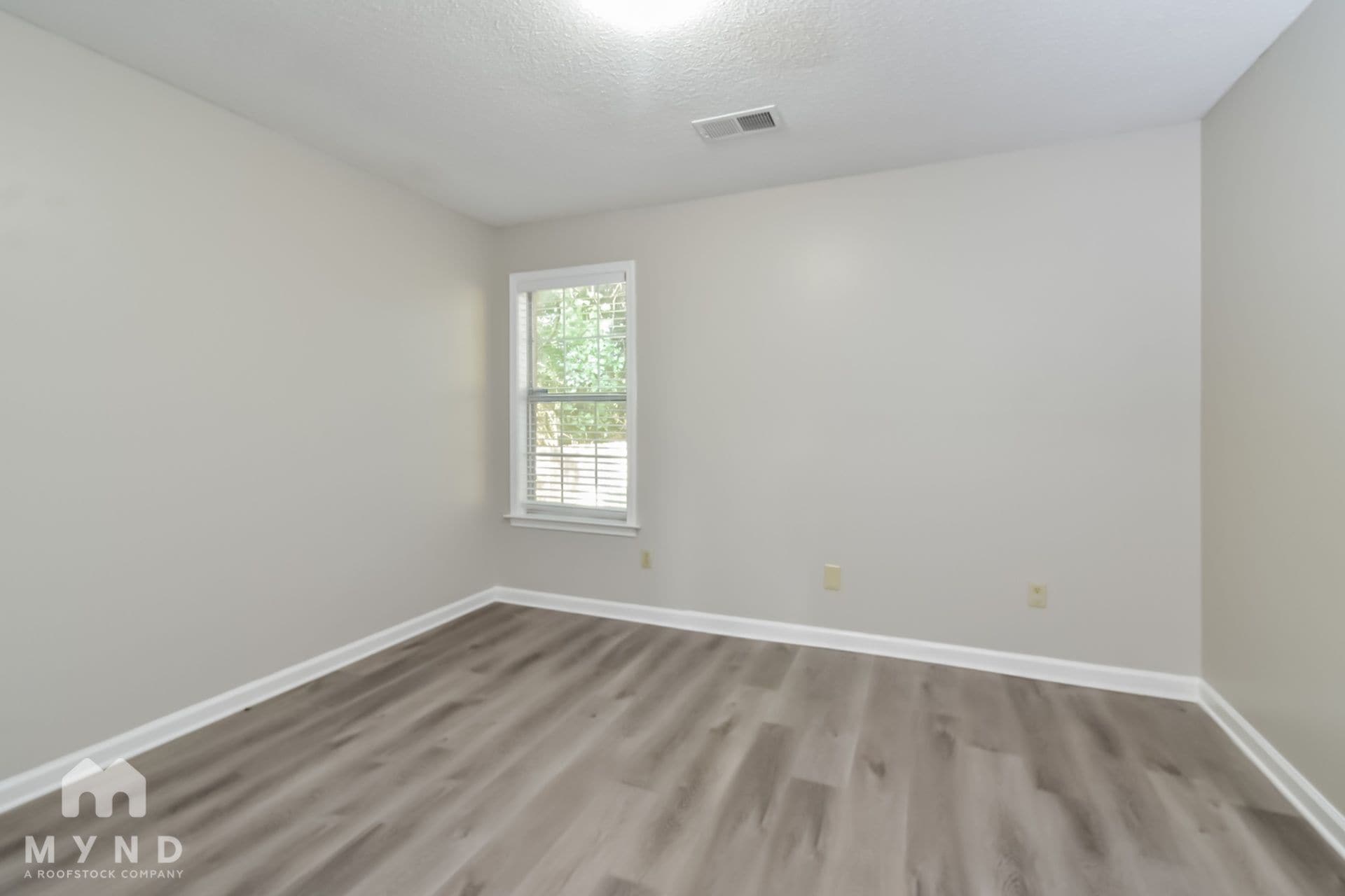 Building Photo - 9437 Bryant Trent Blvd