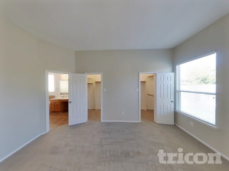 Building Photo - 704 Crockett Dr