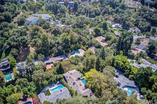 Building Photo - 2740 Hutton Dr