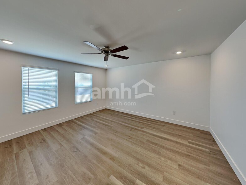 Building Photo - 6490 E Paseo Alga