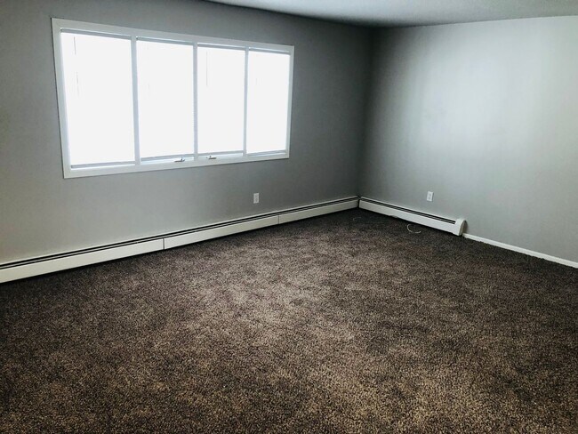 Building Photo - 1400 13th St NW