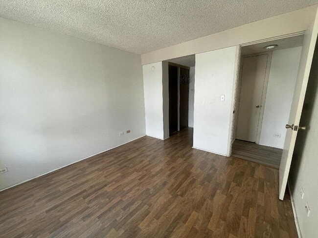 Building Photo - PUNAHOU TOWER 2/2/1 sec, W/D, pool, gym, s...