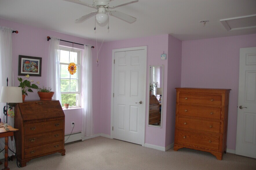Building Photo - 20 Goyette Dr