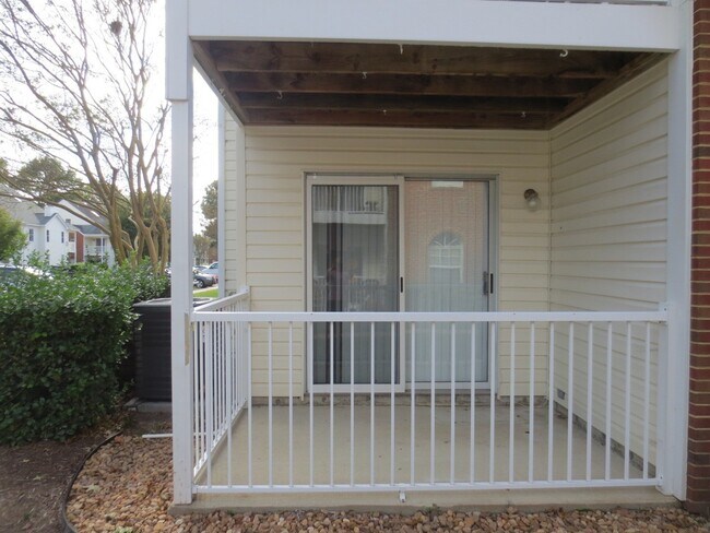 Building Photo - 2 BR 2 BA Condo Lynnhaven Parkway & Princess Anne Road Virginia Beach