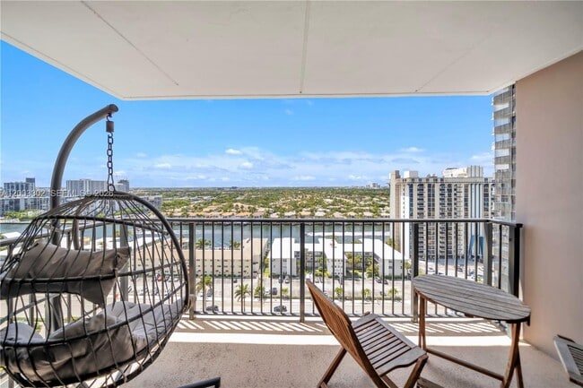 Building Photo - 2201 S Ocean Dr