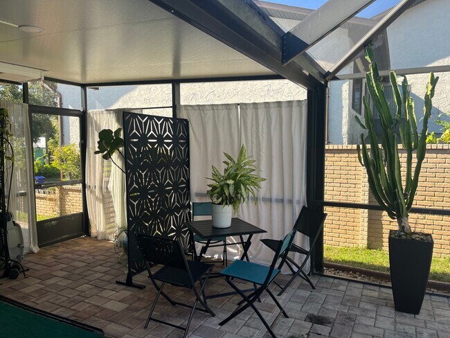 Building Photo - 1207 Riverbreeze Blvd