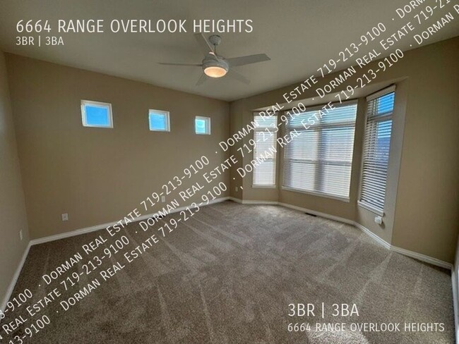 Building Photo - Beautiful 3 Bedroom Townhome