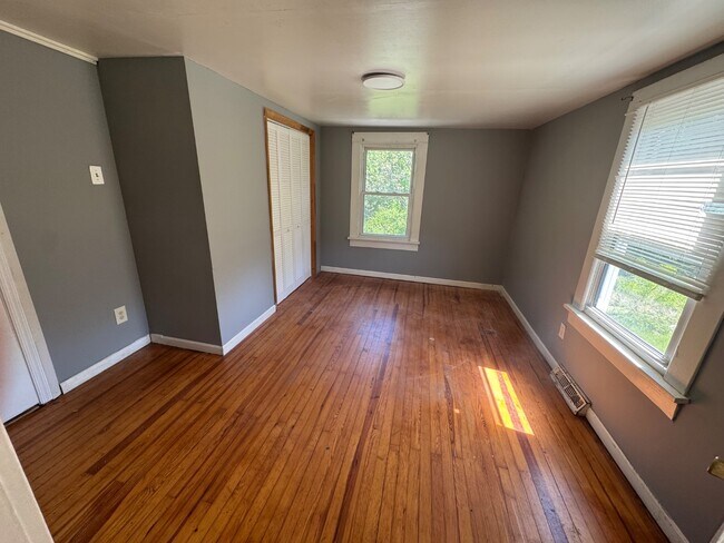 Building Photo - 3209 Swan Pl