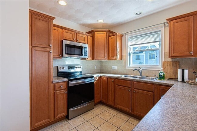 Building Photo - 200 Roger Williams Ave