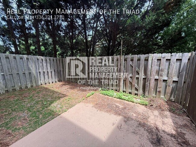 Building Photo - 4994 Wyngate Village Dr