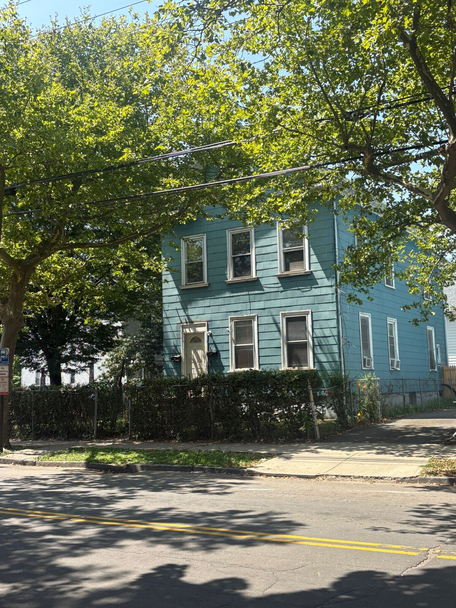 Building Photo - 738 Winchester Ave