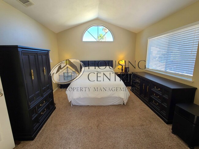 Building Photo - Executive Folsom Rental EXCELLENT Location and a POOL!