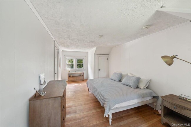 Building Photo - 157 NY-100