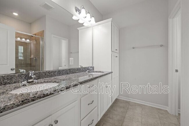 Building Photo - 1268 Commack Dr