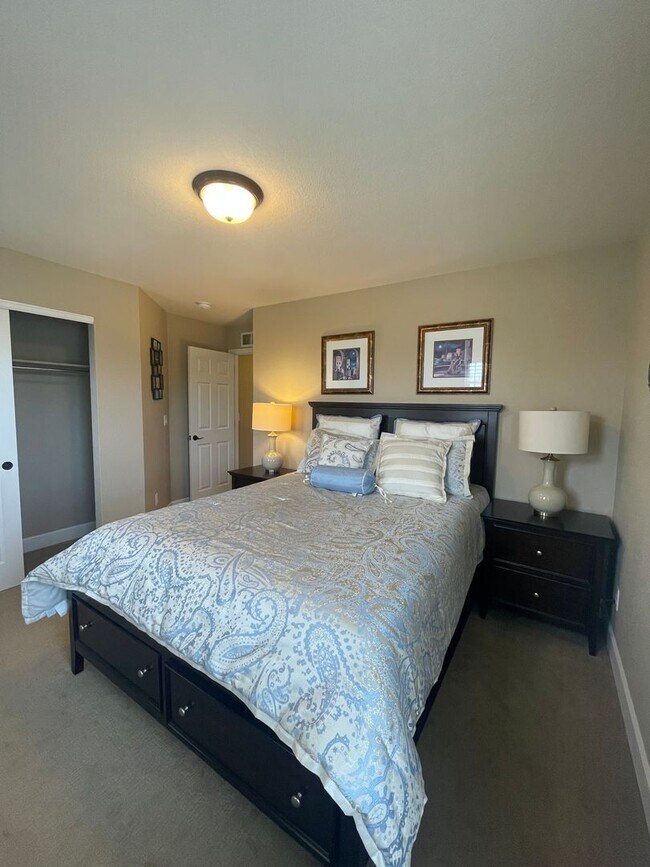 Building Photo - Sprawling Two-Story Home in SE Ft. Collins