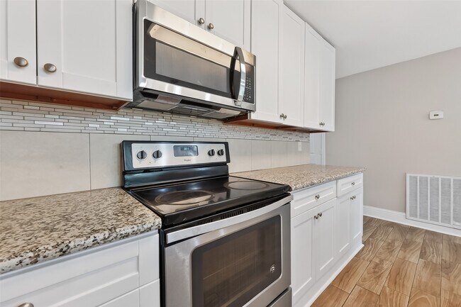 Building Photo - 11107 Cedarview Ln