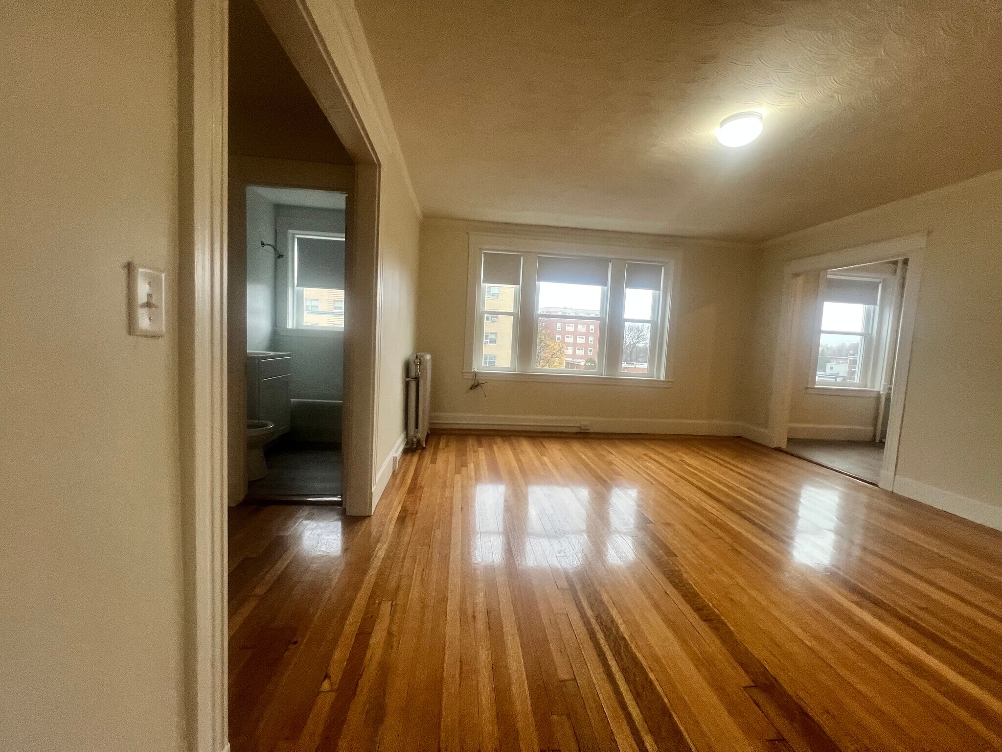 Building Photo - 100 Washington St