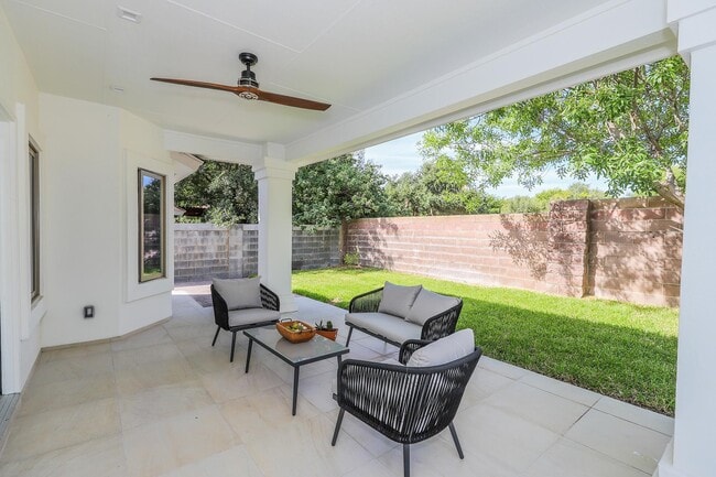 Building Photo - 306 Cinnamon Teal Loop