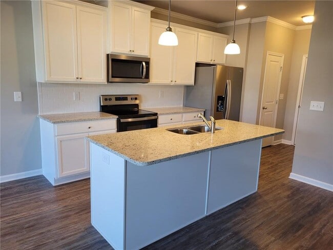 Building Photo - 5205 Fox Den Rd