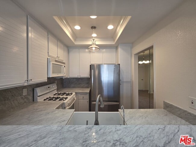 Building Photo - 8505 Gulana Ave