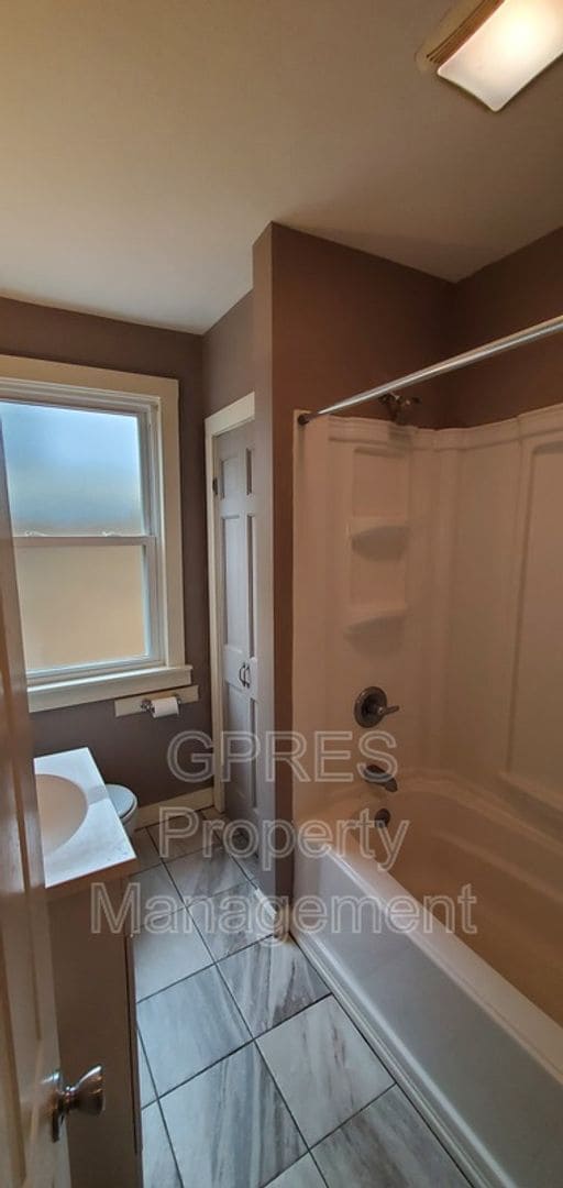 Building Photo - Gorgeous Mt Lebanon Craftsman Home