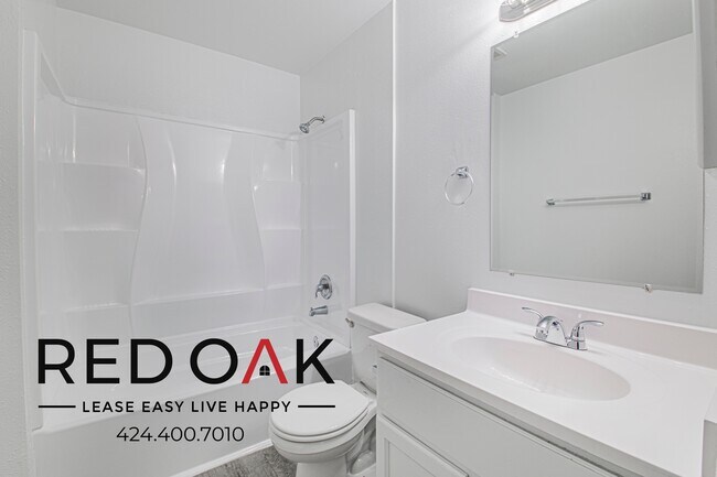 Building Photo - 10133 Pinewood Ave