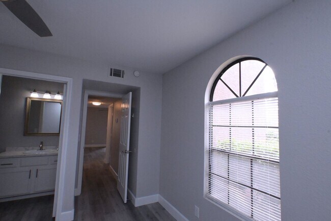 Building Photo - 2968 Juniper Hills Blvd